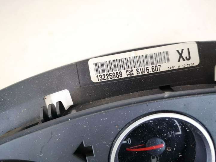 Opel Zafira (2006 - 2008)  13225988 Спидометр (приборный щиток)