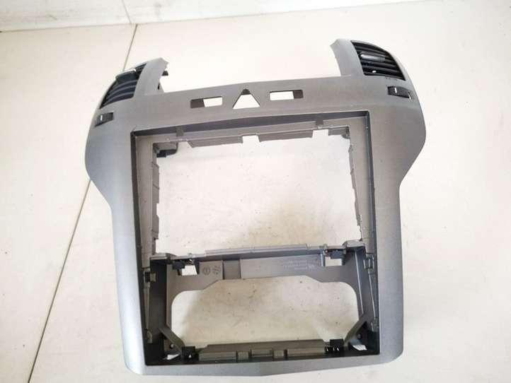 Opel Zafira (2006 - 2008)  13162553 Центральный дефлектор