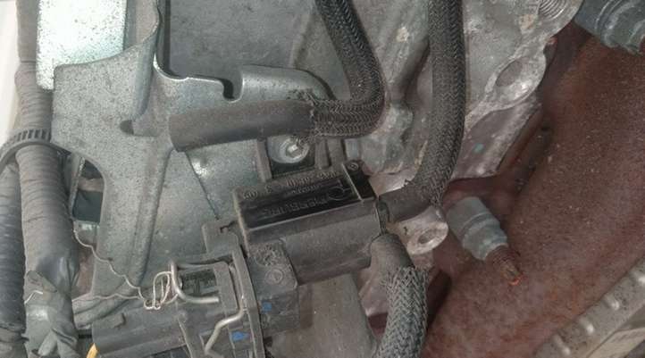 Toyota Verso (2009 - 2012)  258600R010 Соленоидный клапан