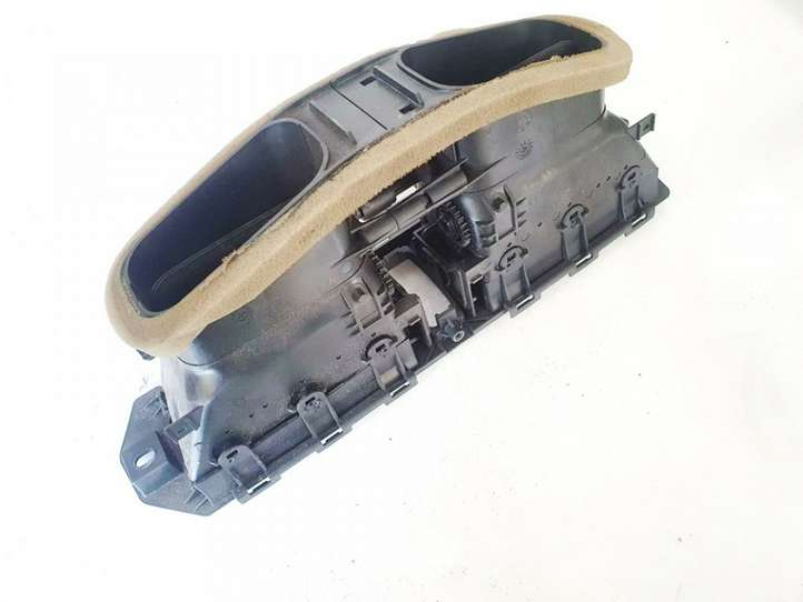 BMW 5 E60 E61 (2004 - 2010)  6910734 Центральный дефлектор