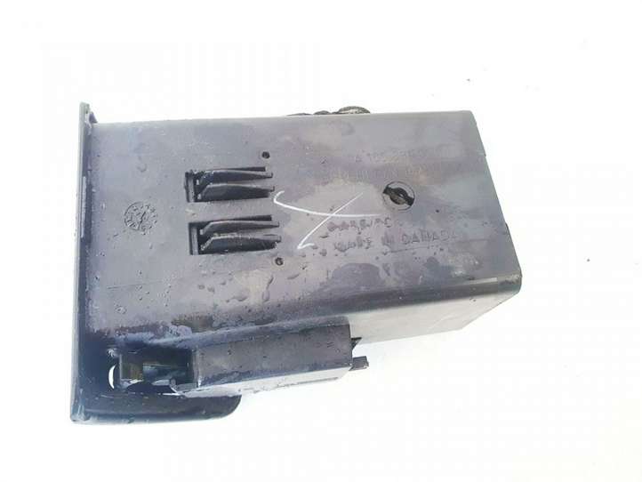 Mercedes-Benz ML W163 (1997 - 2005)  A1638300254 Центральный дефлектор