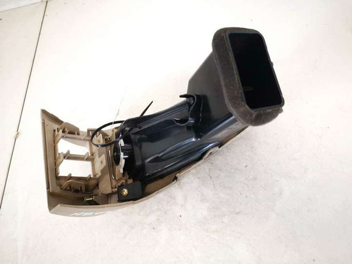 Nissan Murano Z50 (2002 - 2008)  68761cb000 Центральный дефлектор