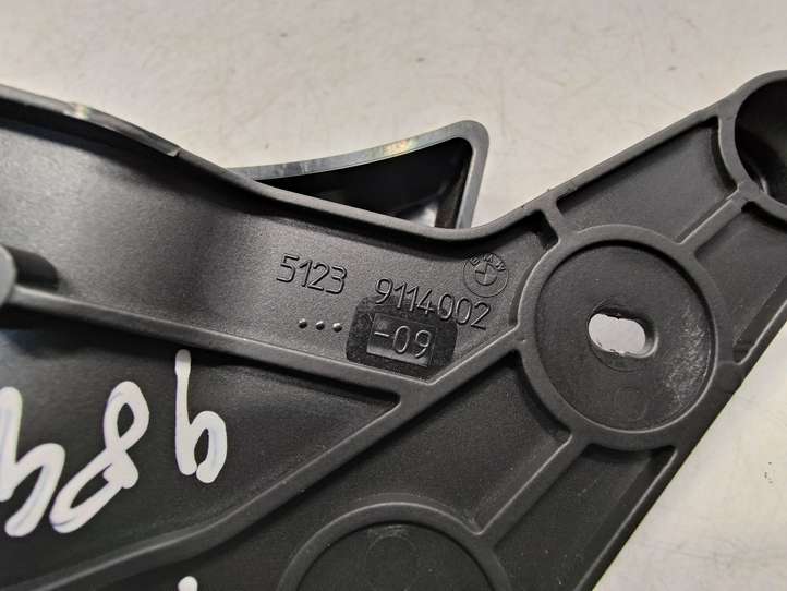 BMW 5 F10 F11 (2009 - 2016)  51239113984 Ручка капота