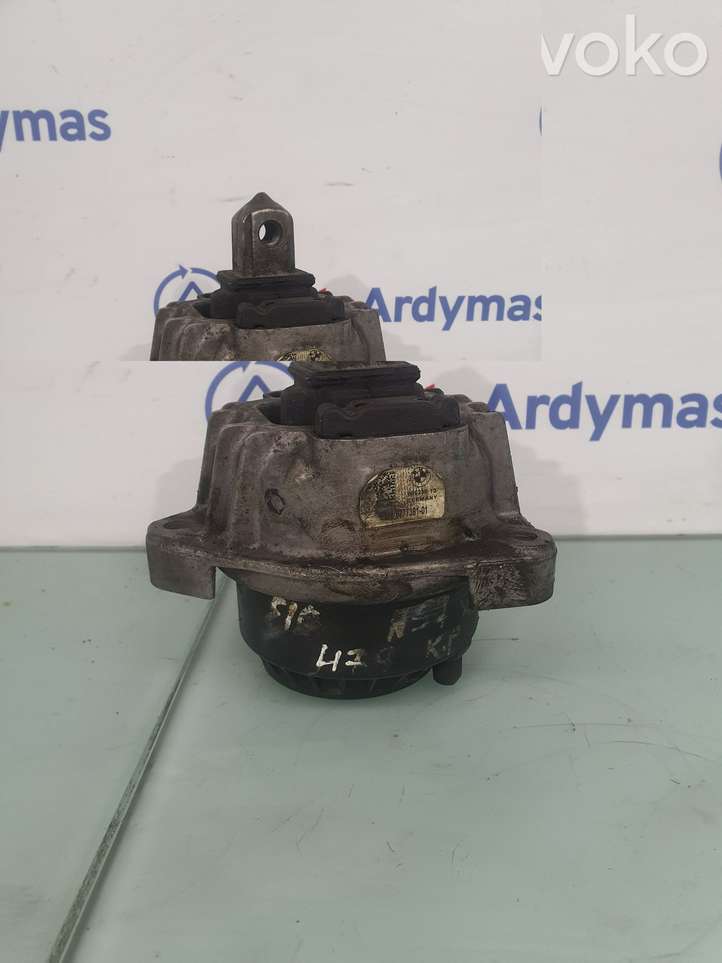 BMW 5 F10 F11 (2009 - 2016)  22116777381 Подушка двигателя