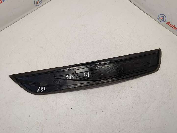 BMW 5 F10 F11 (2009 - 2016)  51477203603 Отделка заднего порога (внутренняя)