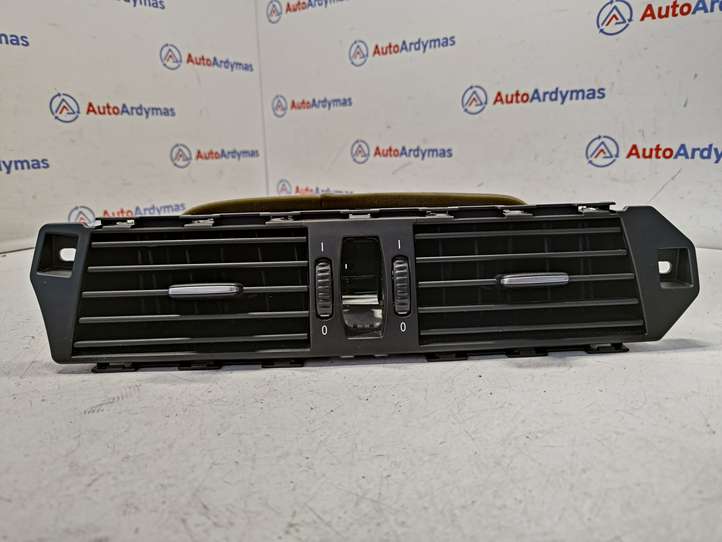 BMW 5 E60 E61 (2004 - 2010)  6910734 Центральный дефлектор