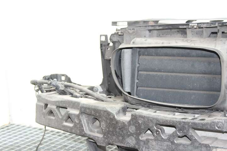BMW 5 F10 F11 (2009 - 2016)  8049681 Панель