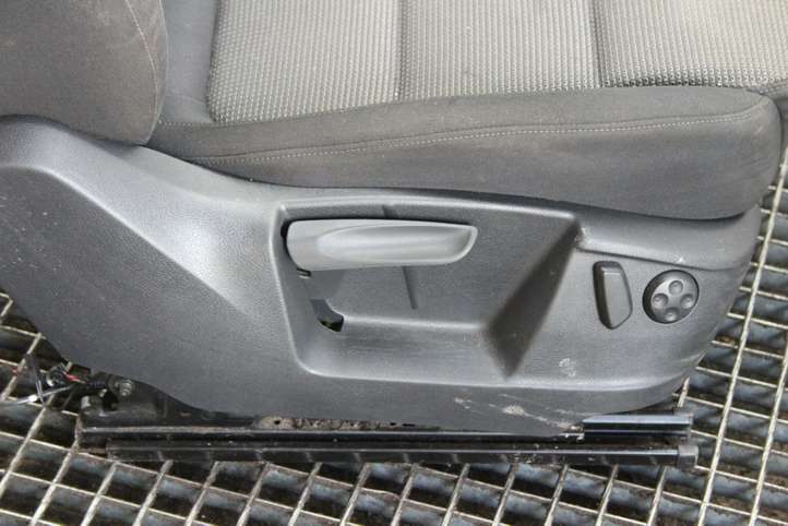 Volkswagen Sharan (2010 - 2015)   Передняя звукоизоляция