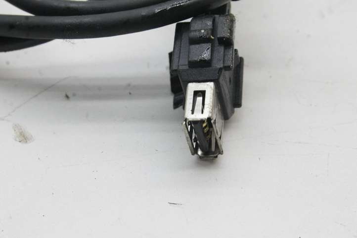 Ford Focus (2011 - 2015)  BV6T14D202GAB Разъем USB