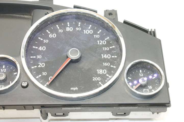 Volkswagen Touareg I (2002 - 2010)  7L6920990C Спидометр (приборный щиток)