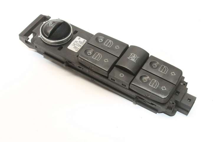 Mercedes-Benz S W220 (1998 - 2006)  A2208213179 Кнопка крюка в багажнике