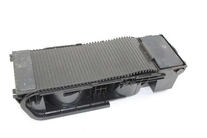 Land Rover Range Rover Sport (2005 - 2009)  FHM500032XXX Передний держатель чашки