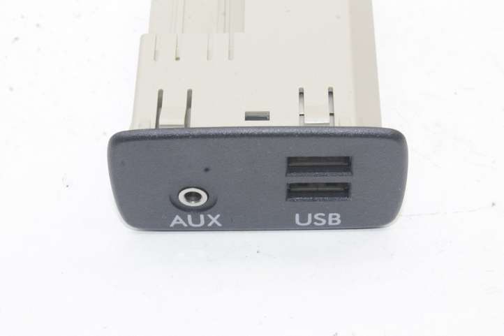 Subaru Forester SJ (2013 - 2018)  86257AL100 Разъем AUX
