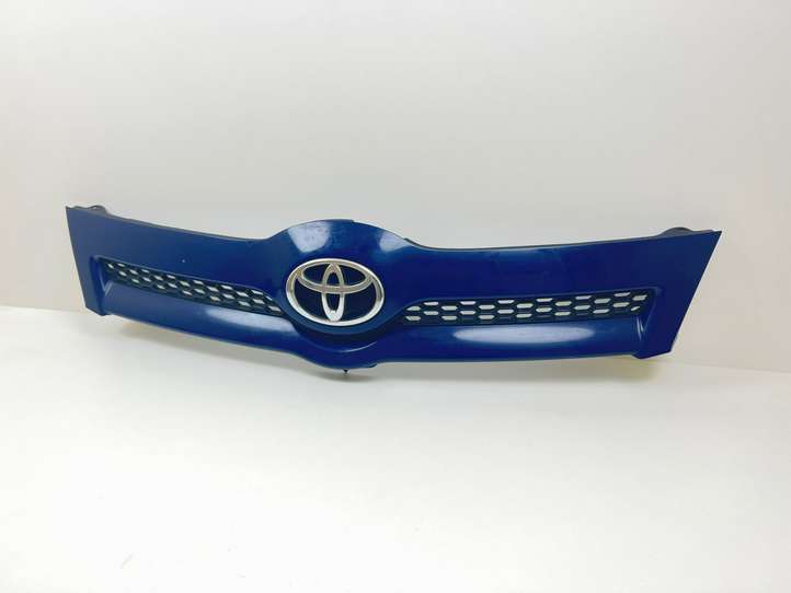 Toyota Corolla Verso E121 (2004 - 2007)  531110F020 Передняя решётка
