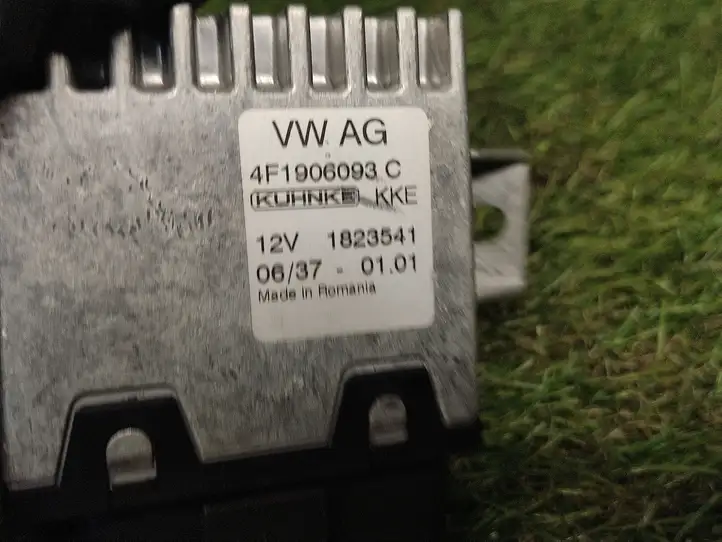 Audi Q7 (2005 - 2009)  4F1906093C Блок управления топливного насоса