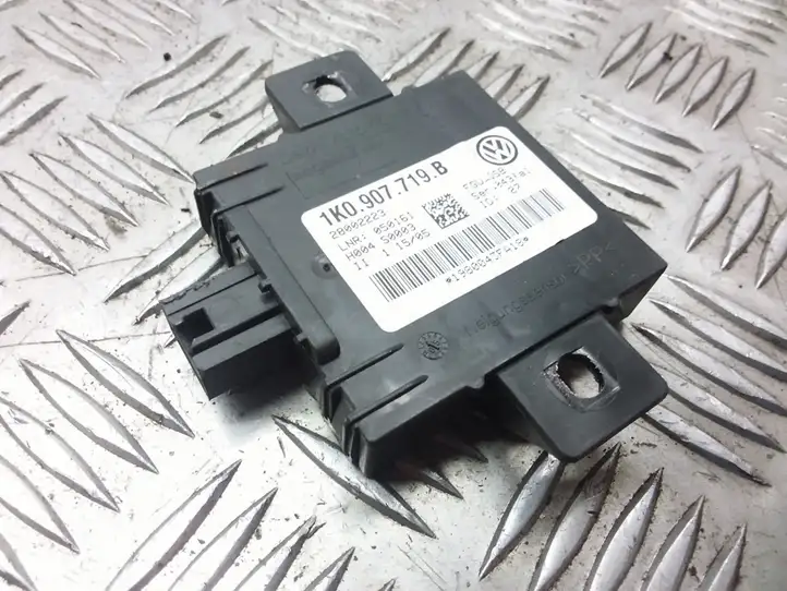 Volkswagen Touran I (2003 - 2010)  1K0907719B Блок управления сигнализации