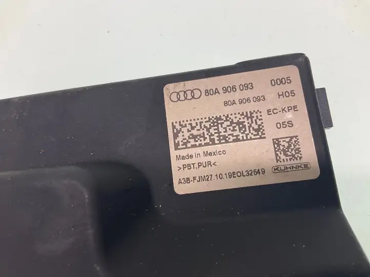 Audi Q5 SQ5 (2017 - ) 80A906093 Блок управления топливным насосом — фото 2