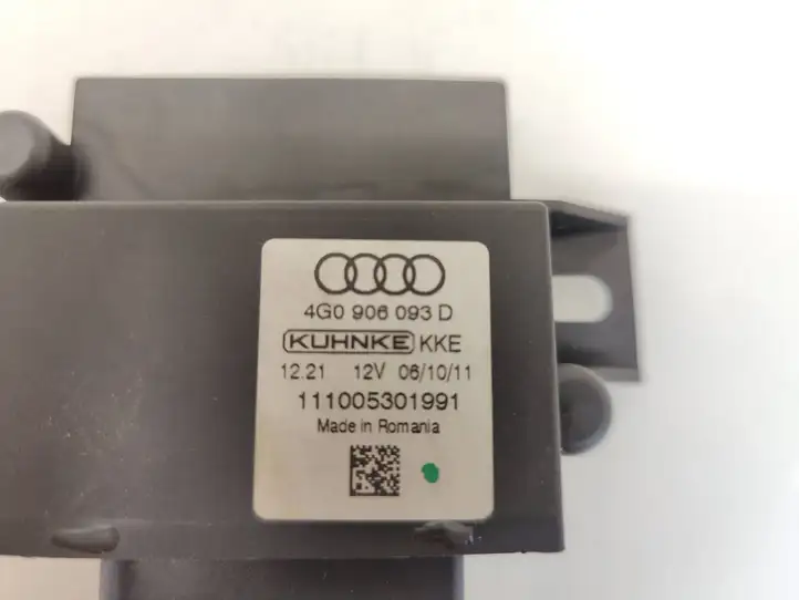 Audi A6 C7 (2011 - 2014) 4G0906093D Блок управления топливным насосом — фото 4