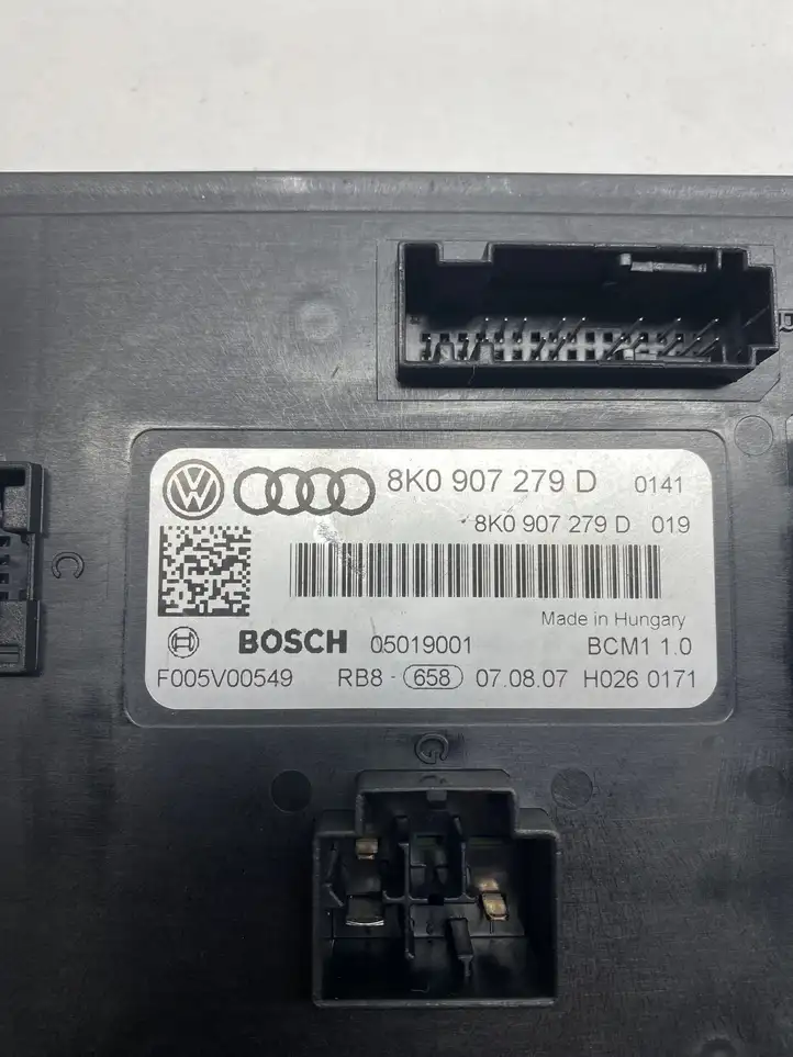 Audi A5 8T 8F (2007 - 2011) 8K0907279D Модуль управления кузовом (BCM) — фото 2