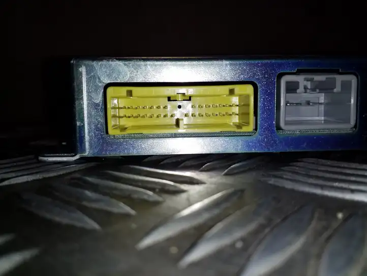 Jaguar XJ X351 (2009 - 2019) AW9318B008AJ Блок управления подвеской — фото 2