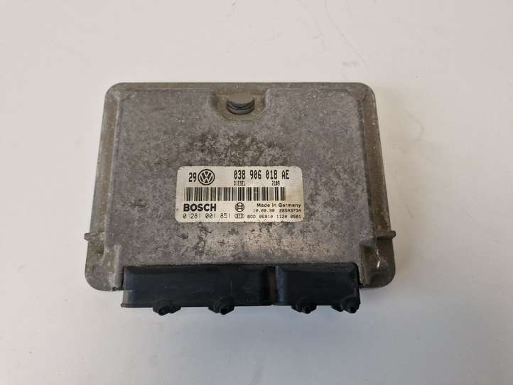 Volkswagen Golf IV (1998 - 2005)  038906018AE Блок управления двигателя