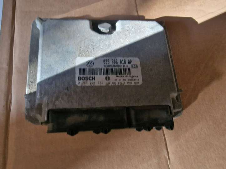 Volkswagen Golf IV (1998 - 2005)  038906018AP Блок управления двигателя