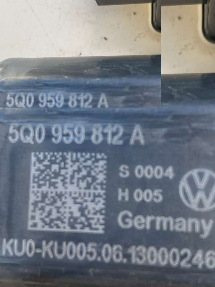 Skoda Octavia Mk3 (5E) (2013 - 2019)  5Q0959812A Механизм подъема окон задней двери
