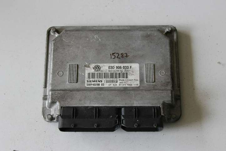 Volkswagen Polo (2001 - 2005)  03D906033F Блок управления двигателя
