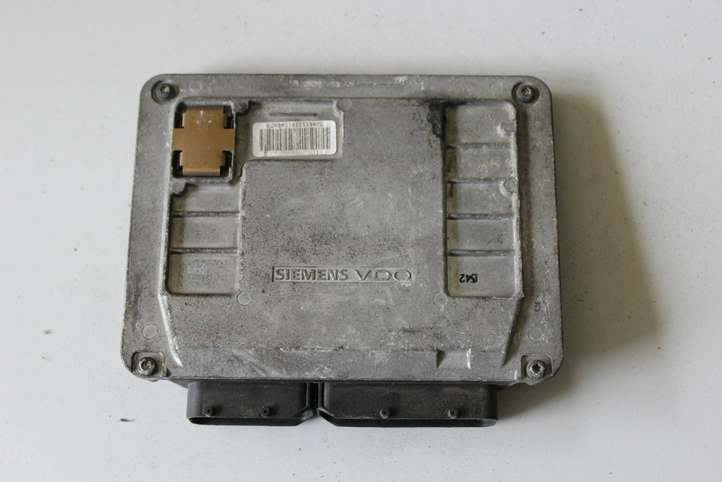 Volkswagen Polo (2001 - 2005)  03D906033F Блок управления двигателя