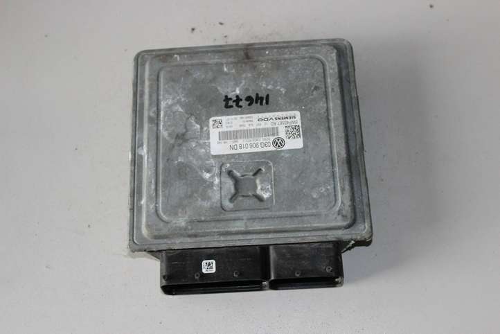 Audi A3/S3 8P (2003 - 2005)  03G906018DN Блок управления двигателя
