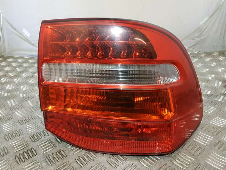 Porsche Cayenne (9PA) (2002 - 2010)  7L5945208 Задний фонарь в кузове