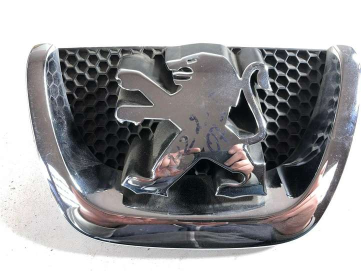 Peugeot 206 (1998 - 2012)   Значок производителя