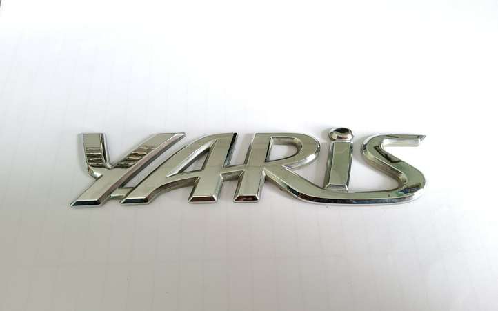 Toyota Yaris (2012 - 2014)   Другие значки/ записи