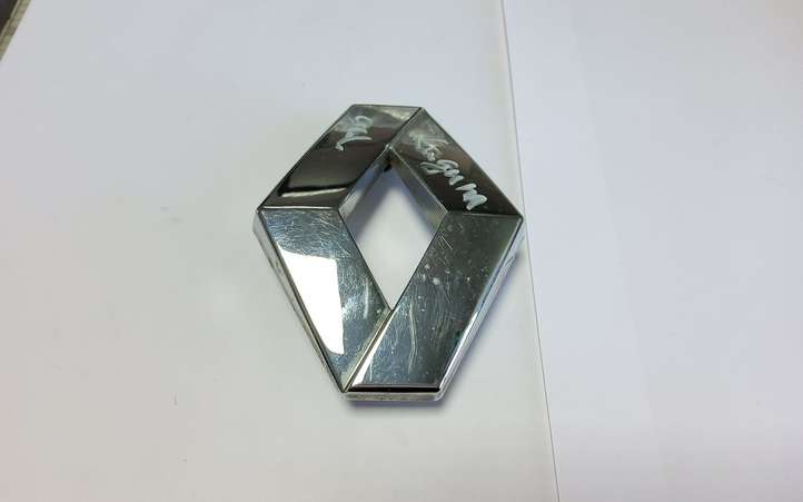 Renault Laguna (2001 - 2005)  8200027424 Значок производителя
