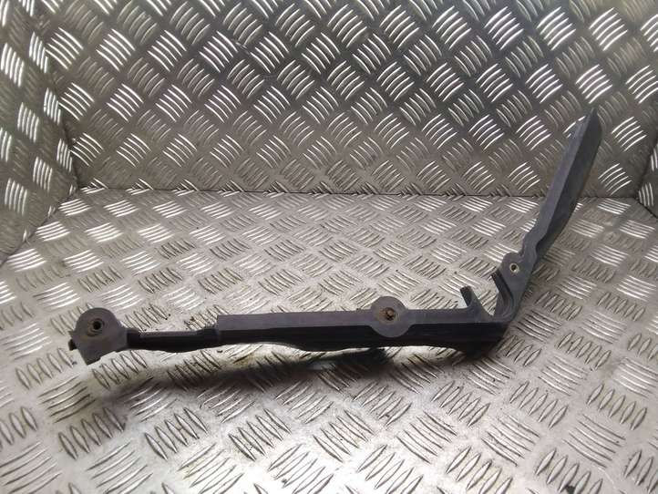 BMW 1 F20 F21 (2011 - 2019)  7241821 Другая деталь отсека двигателя
