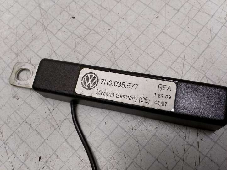 Volkswagen Transporter-Caravelle (2003 - 2009)  7H0035577 Усилитель антенны