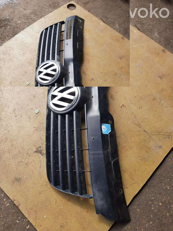 Volkswagen Transporter-Caravelle (2003 - 2009)  7H0807101 Верхняя решётка