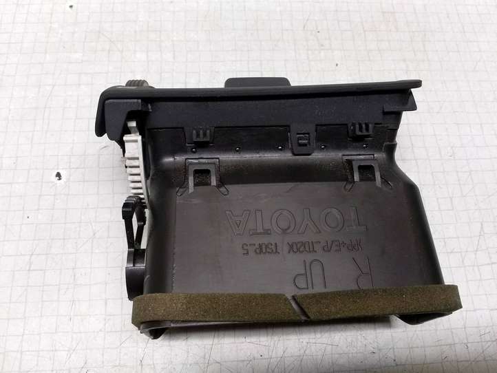 Toyota Corolla E120 E130 (2004 - 2007)  B0URB0N8222 Боковая воздушный дефлектор