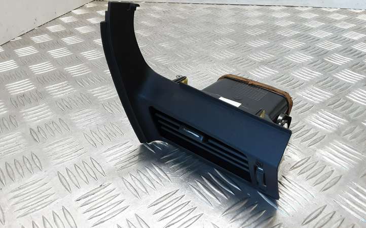 Toyota Verso (2009 - 2012)  556800F040 Центральный дефлектор