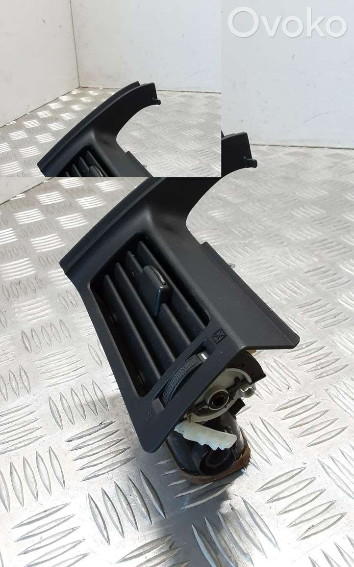 Toyota Verso (2009 - 2012)  556800F040 Центральный дефлектор