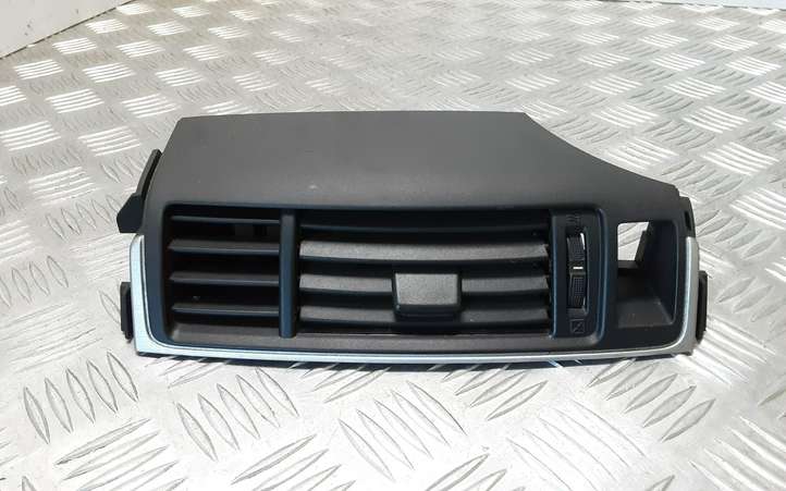 Toyota Verso (2009 - 2012)  556700F040 Центральный дефлектор