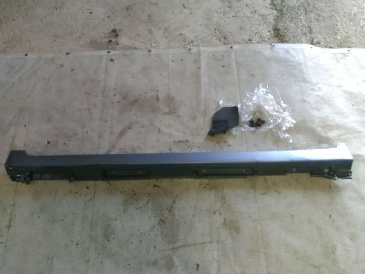 Toyota Verso (2009 - 2012)  758600F010 Порог