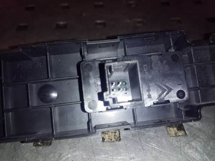 Peugeot 508 (2010 - 2014)  96661102XT Кнопка стеклоподъемников