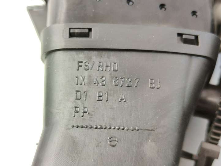 Jaguar X-Type (2001 - 2008)  1X430727BJ Боковая воздушный дефлектор