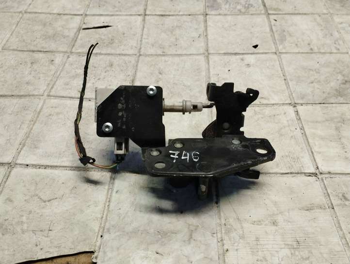 Skoda Fabia Mk1 (6Y) (1999 - 2007)  6Y0827511A Замок задней крышки