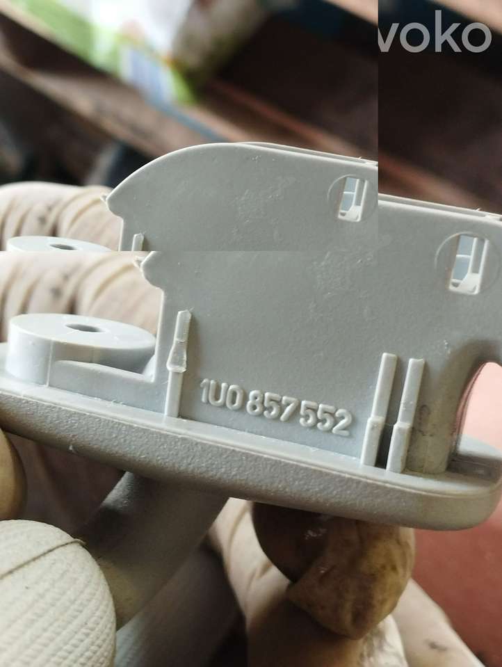 Skoda Octavia Mk1 (1U) (1996 - 2004)  1U0857552 Щиток от солнца
