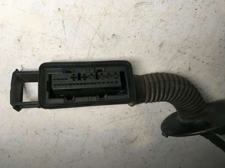 Skoda Octavia Mk3 (5E) (2013 - 2019)  8K0972702 Проводка передних дверей