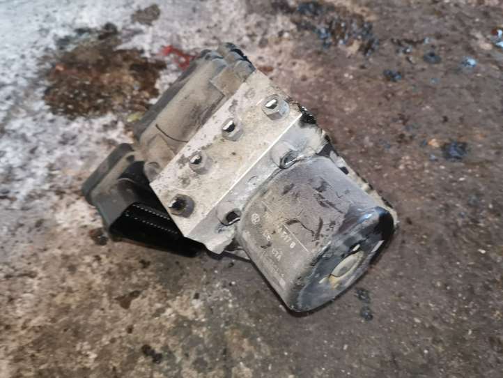Volkswagen Transporter-Caravelle (2003 - 2009)  7H0907379R Блок ABS