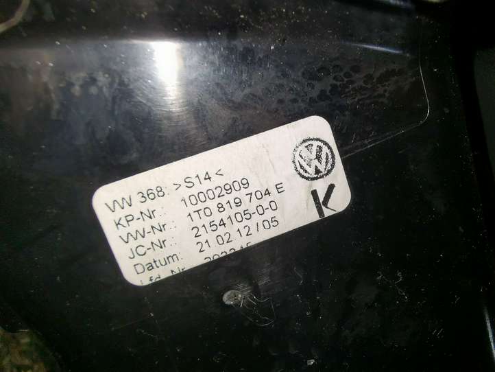 Volkswagen Touran II (2010 - 2016)  1T0819704E Боковая воздушный дефлектор