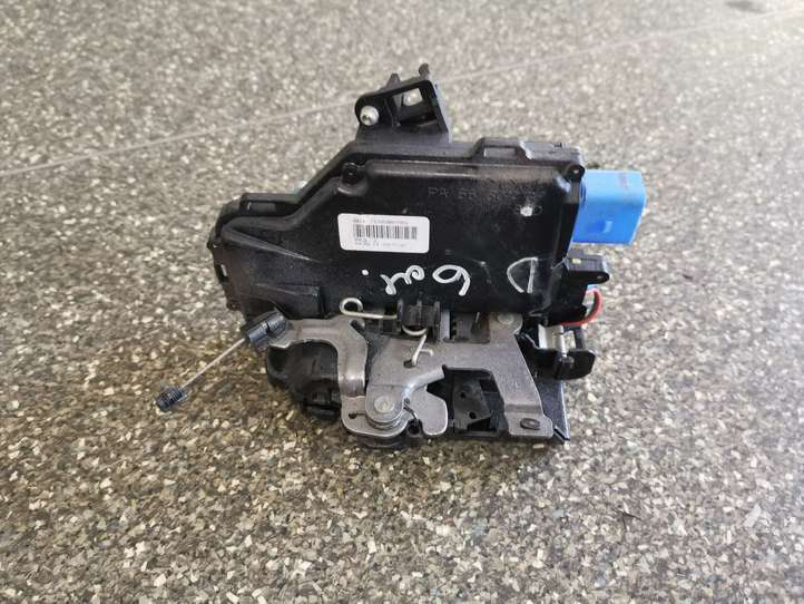 Volkswagen Touran II (2010 - 2016)  7L0839016H Замок задней двери